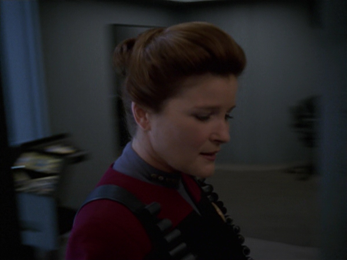 extant_StarTrek_VOY_7x11-Shattered_3317.jpg