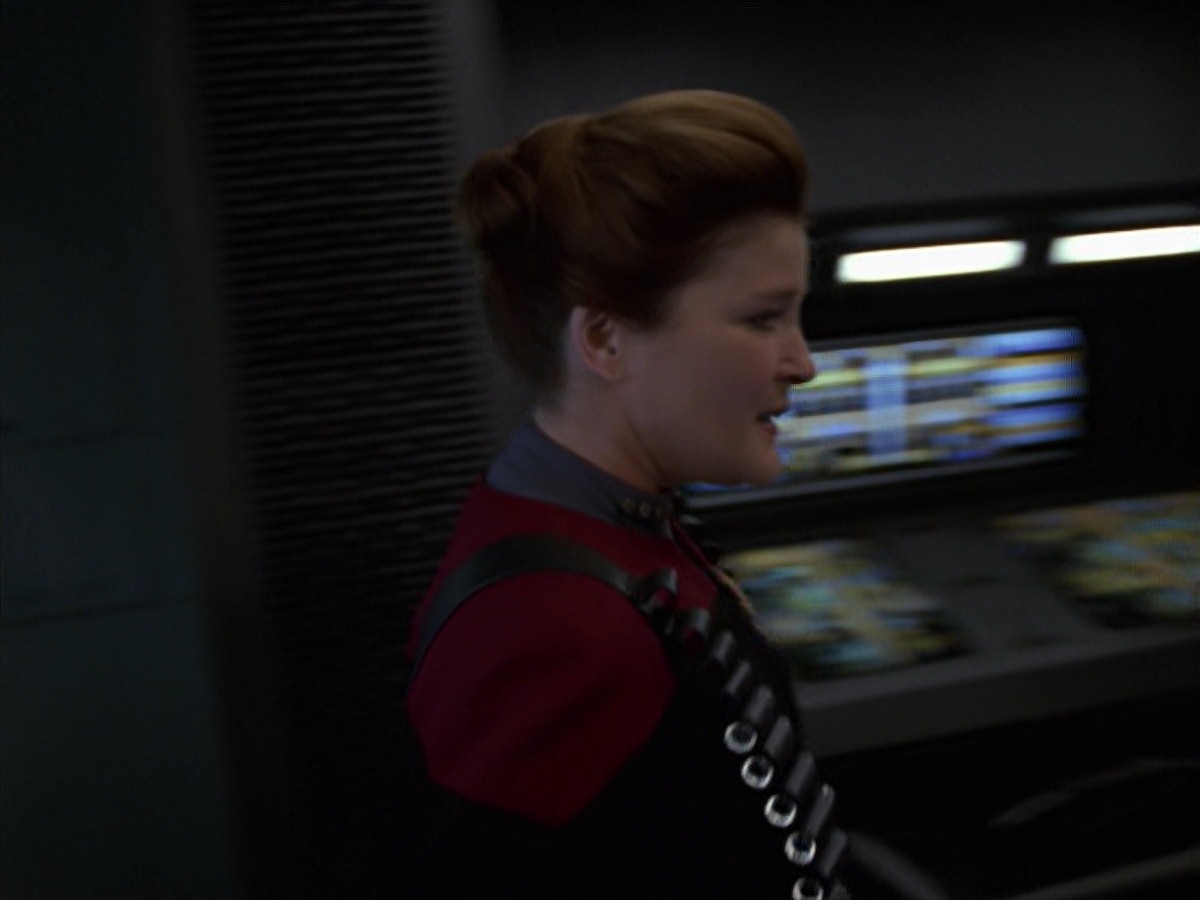 extant_StarTrek_VOY_7x11-Shattered_3318.jpg