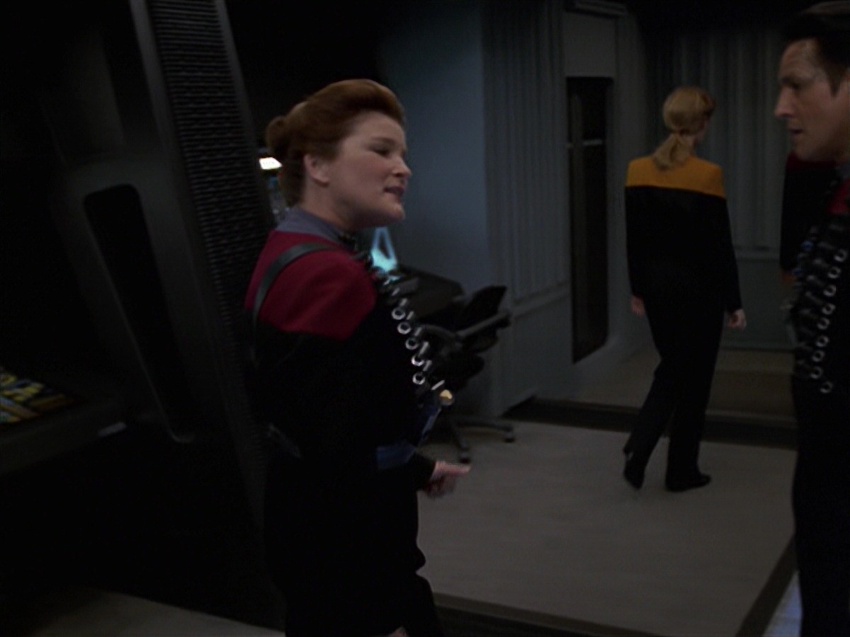 extant_StarTrek_VOY_7x11-Shattered_3320.jpg