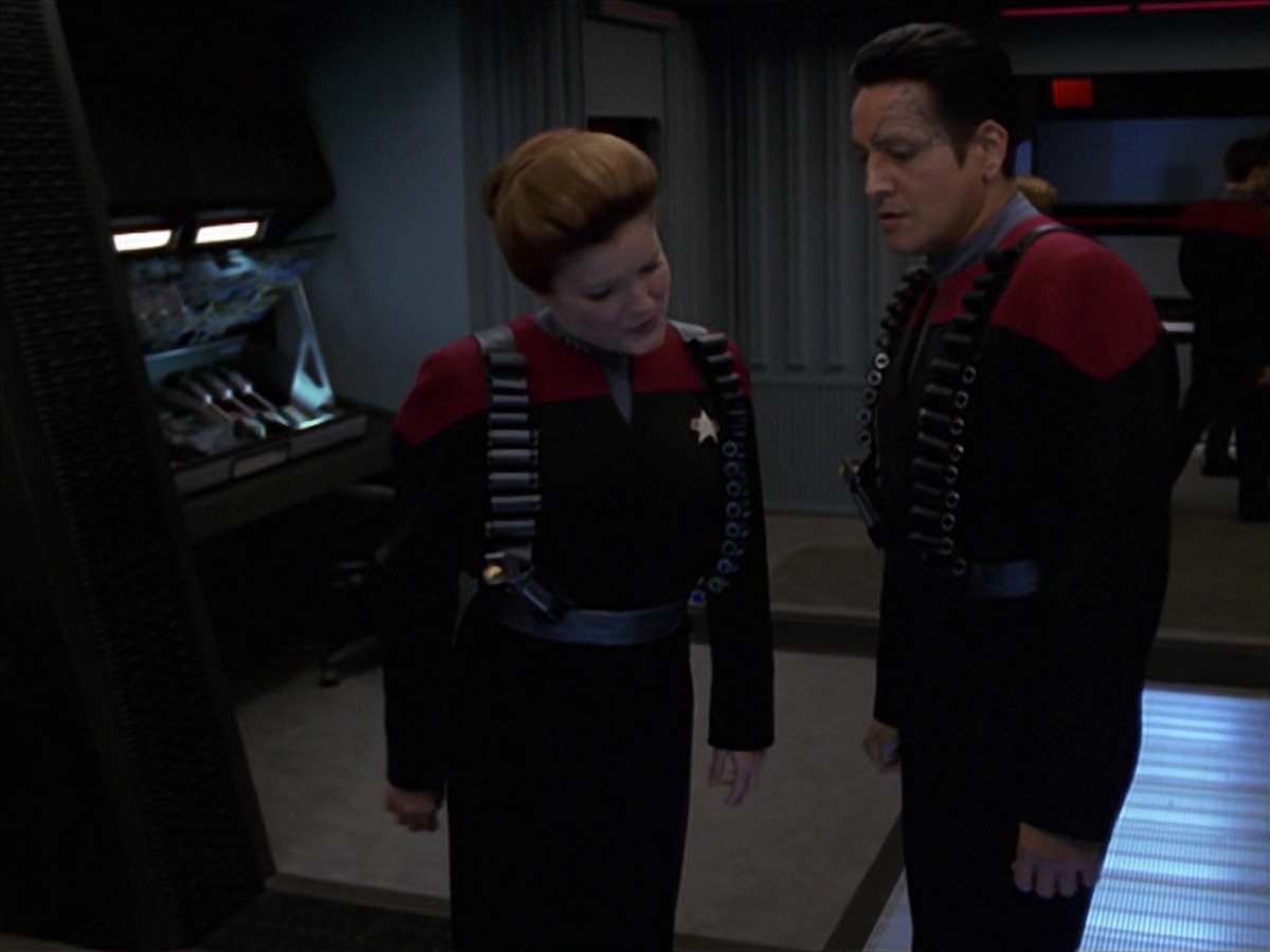 extant_StarTrek_VOY_7x11-Shattered_3322.jpg