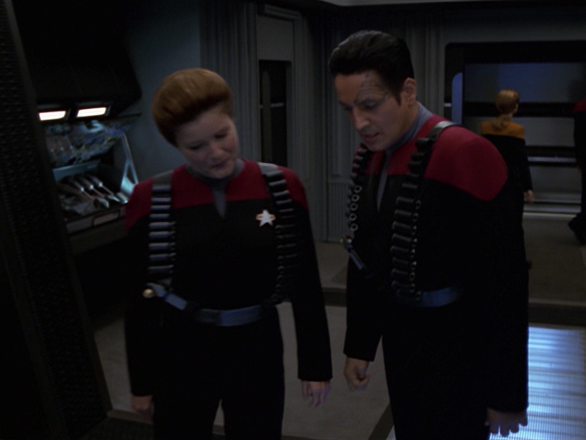 extant_StarTrek_VOY_7x11-Shattered_3323.jpg