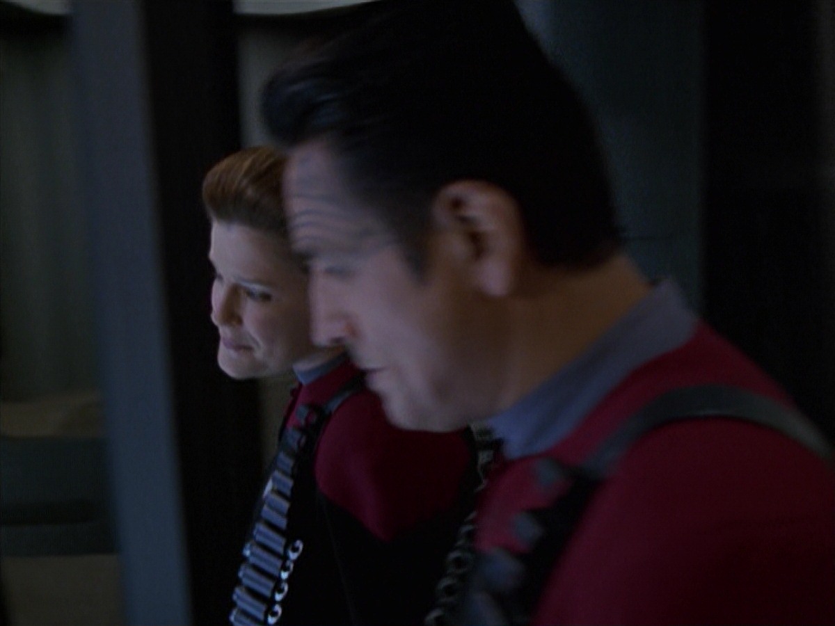 extant_StarTrek_VOY_7x11-Shattered_3329.jpg
