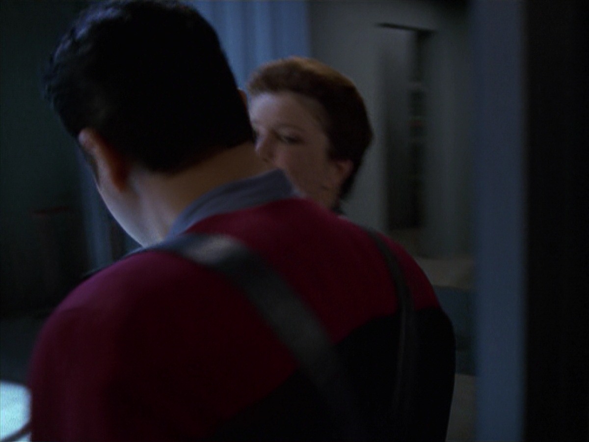 extant_StarTrek_VOY_7x11-Shattered_3330.jpg