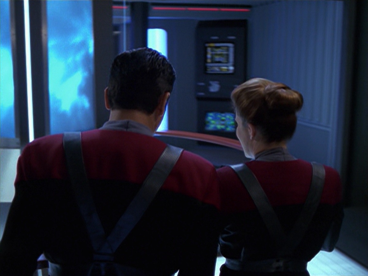 extant_StarTrek_VOY_7x11-Shattered_3332.jpg