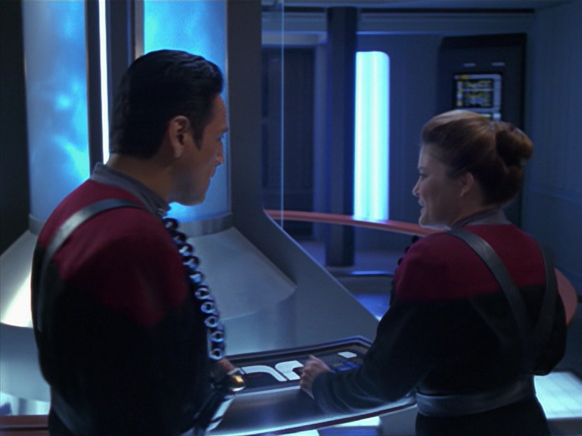 extant_StarTrek_VOY_7x11-Shattered_3333.jpg