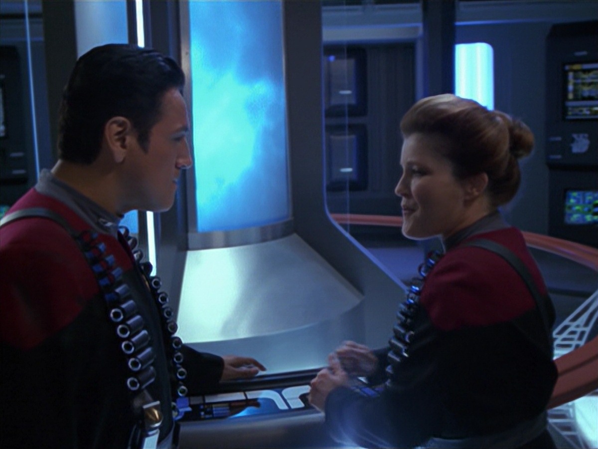 extant_StarTrek_VOY_7x11-Shattered_3334.jpg