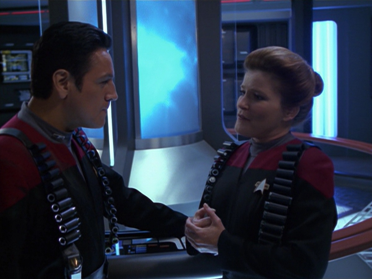 extant_StarTrek_VOY_7x11-Shattered_3335.jpg
