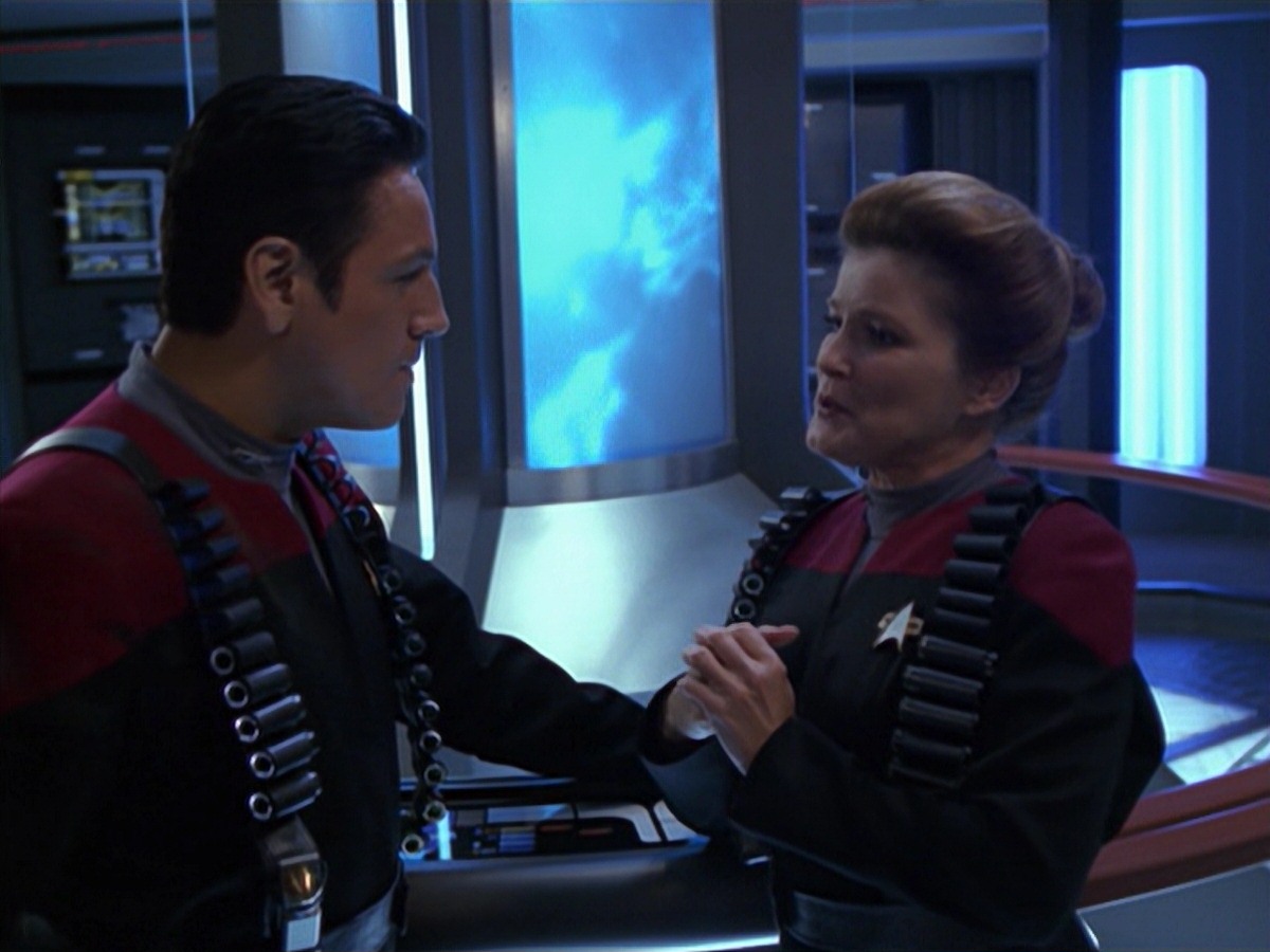 extant_StarTrek_VOY_7x11-Shattered_3336.jpg