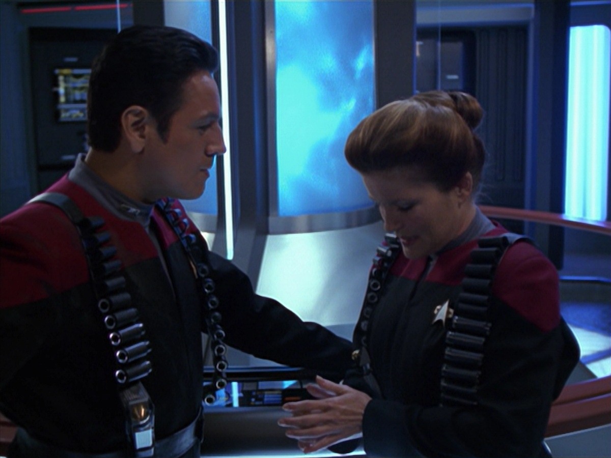 extant_StarTrek_VOY_7x11-Shattered_3338.jpg