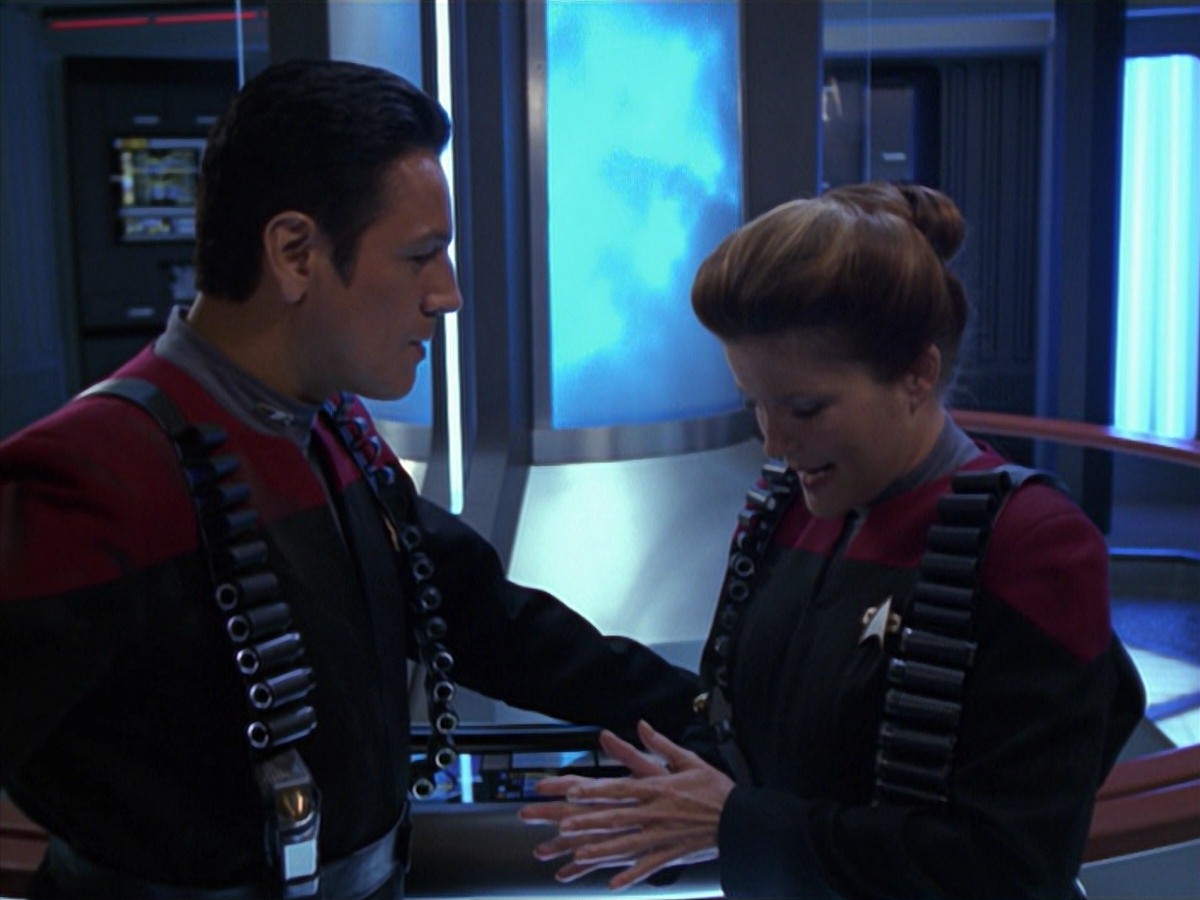 extant_StarTrek_VOY_7x11-Shattered_3339.jpg