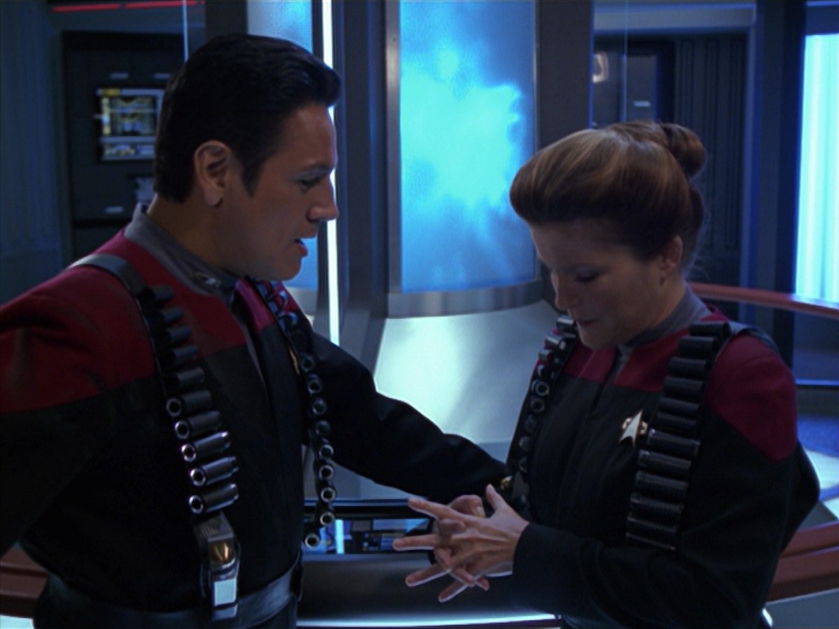 extant_StarTrek_VOY_7x11-Shattered_3342.jpg