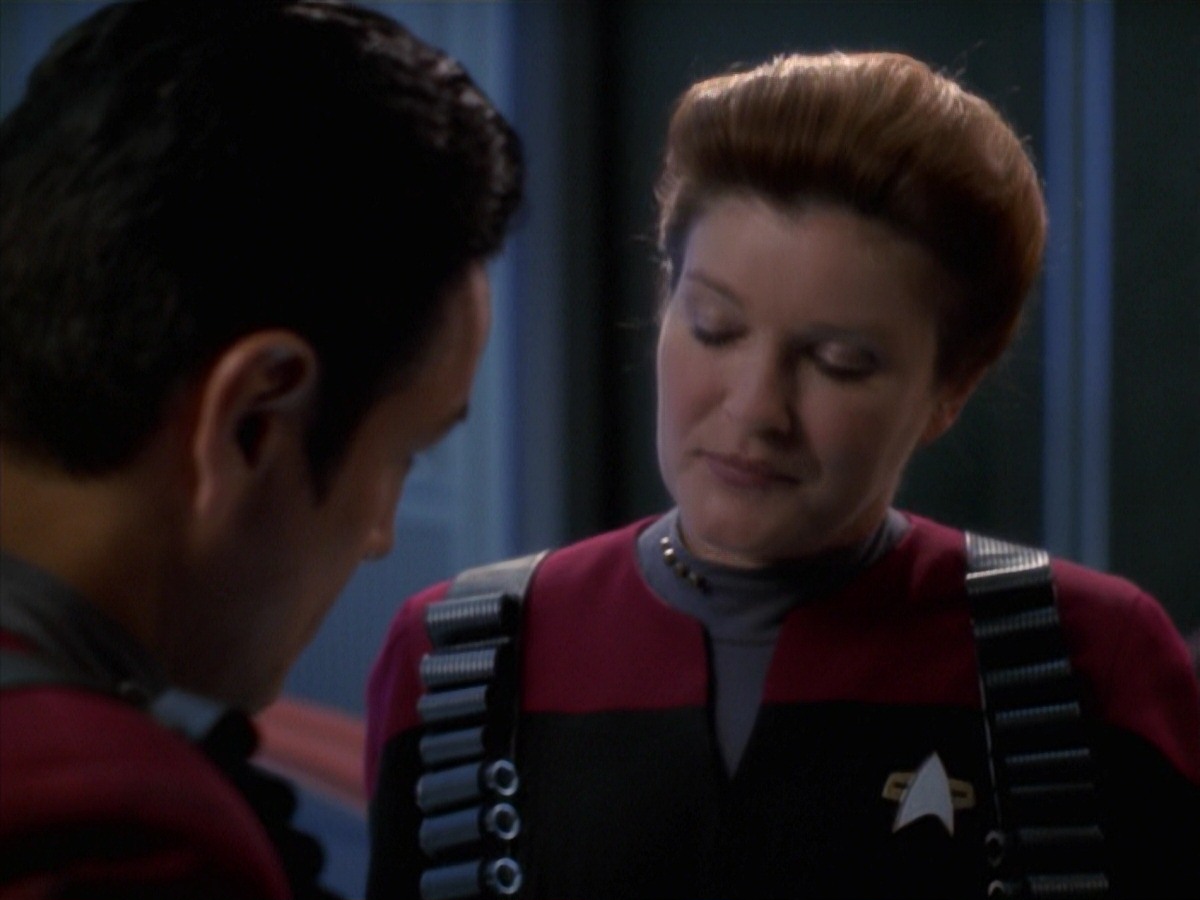 extant_StarTrek_VOY_7x11-Shattered_3346.jpg