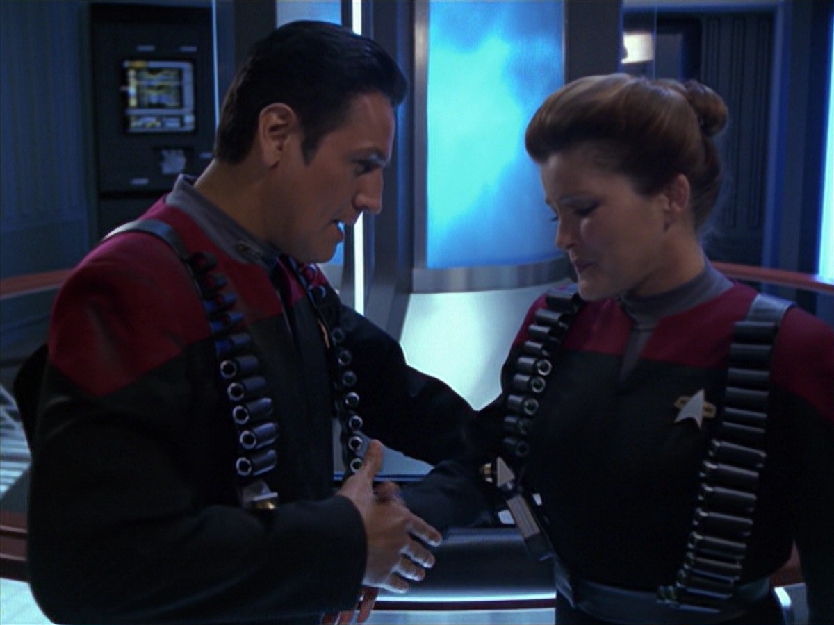 extant_StarTrek_VOY_7x11-Shattered_3370.jpg