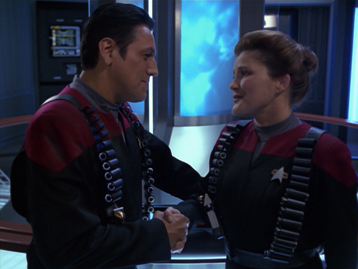 extant_StarTrek_VOY_7x11-Shattered_3372.jpg