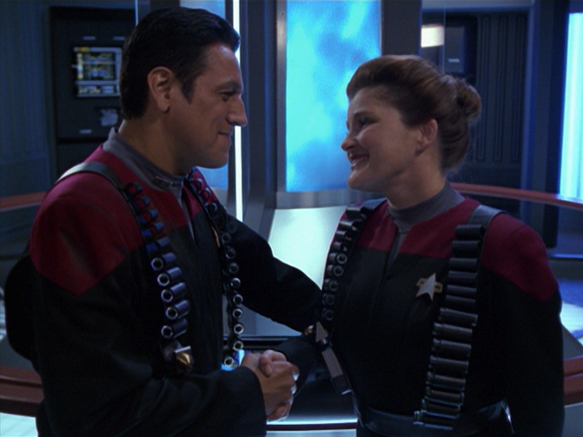 extant_StarTrek_VOY_7x11-Shattered_3375.jpg