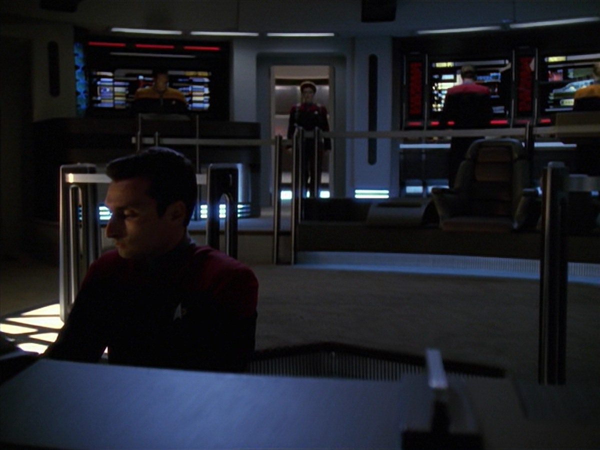 extant_StarTrek_VOY_7x11-Shattered_3379.jpg