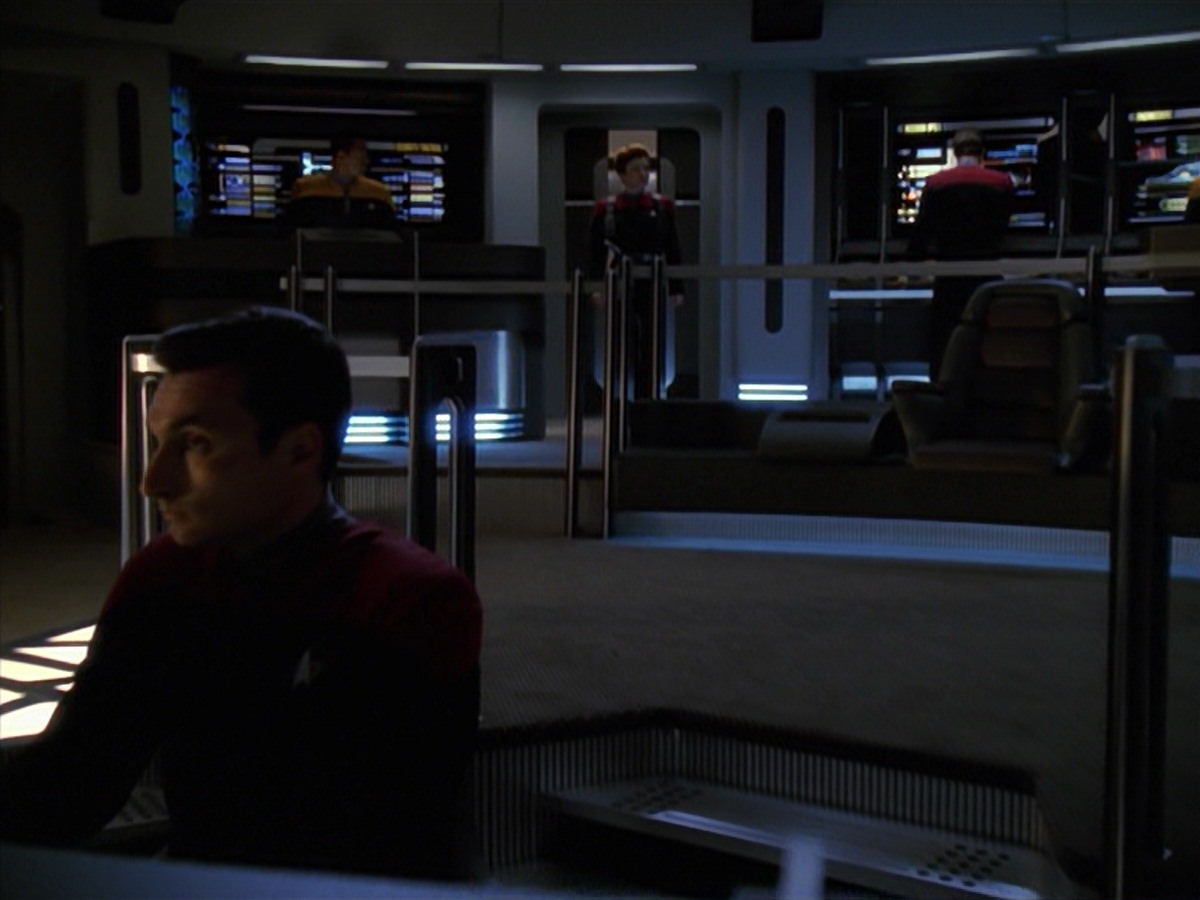extant_StarTrek_VOY_7x11-Shattered_3380.jpg