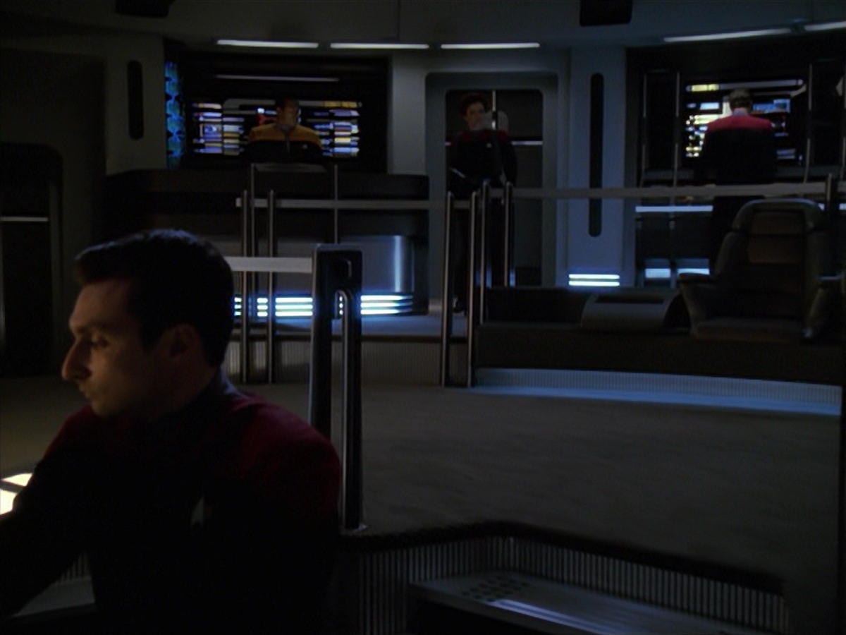 extant_StarTrek_VOY_7x11-Shattered_3381.jpg