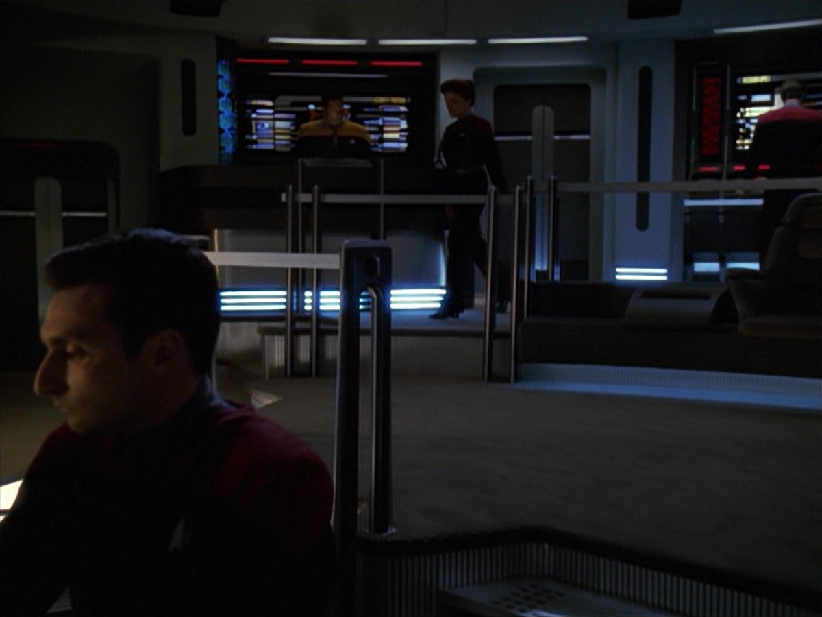 extant_StarTrek_VOY_7x11-Shattered_3382.jpg