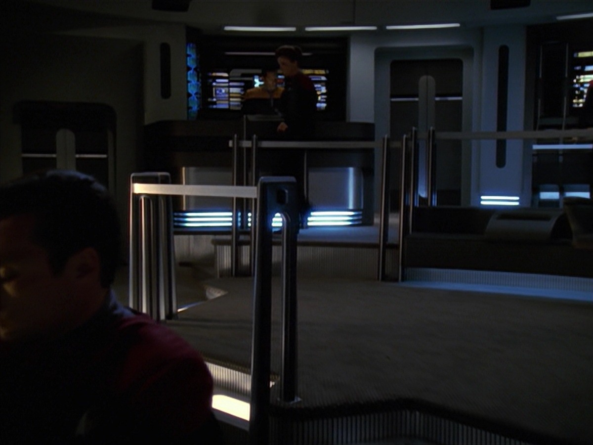extant_StarTrek_VOY_7x11-Shattered_3383.jpg