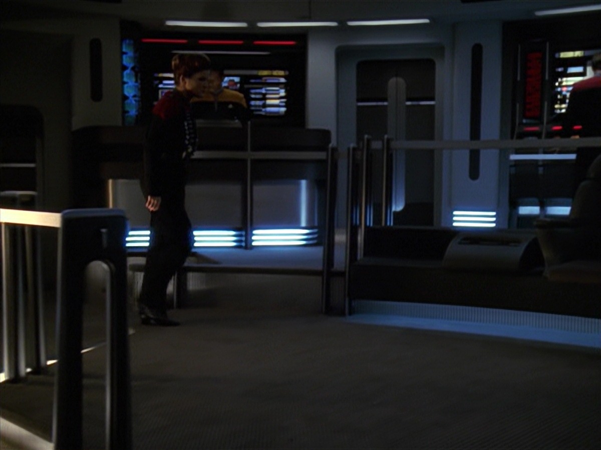 extant_StarTrek_VOY_7x11-Shattered_3387.jpg