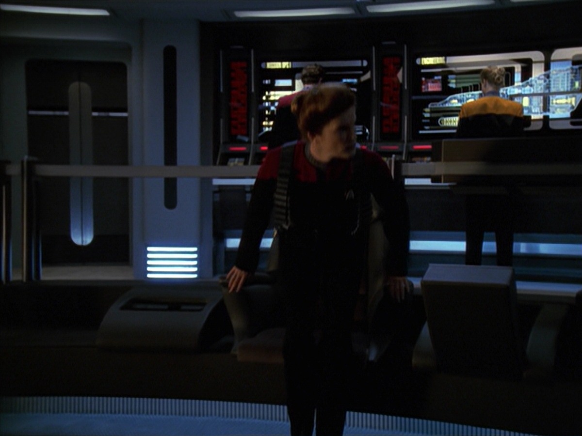 extant_StarTrek_VOY_7x11-Shattered_3395.jpg