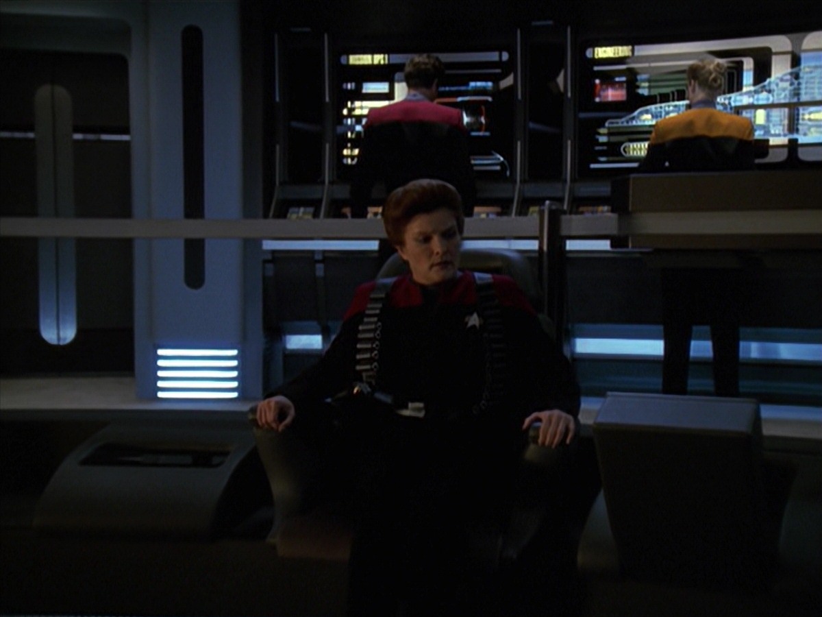 extant_StarTrek_VOY_7x11-Shattered_3397.jpg