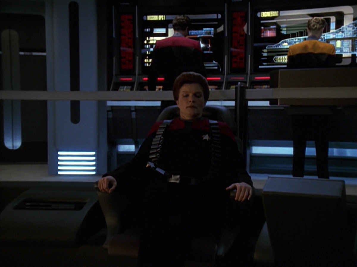 extant_StarTrek_VOY_7x11-Shattered_3398.jpg