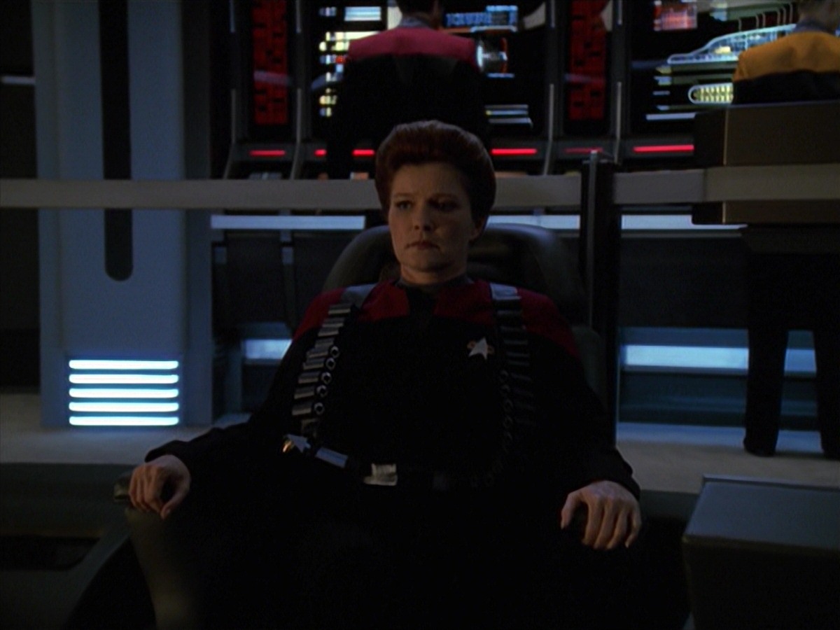 extant_StarTrek_VOY_7x11-Shattered_3401.jpg