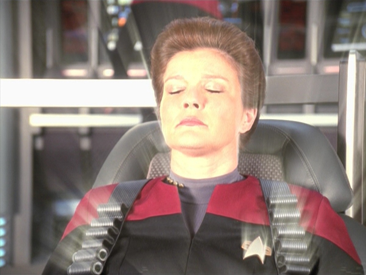 extant_StarTrek_VOY_7x11-Shattered_3417.jpg