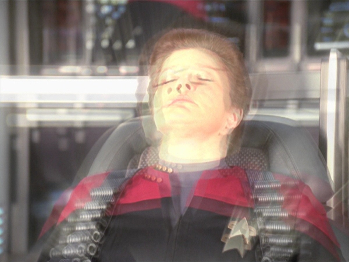 extant_StarTrek_VOY_7x11-Shattered_3420.jpg