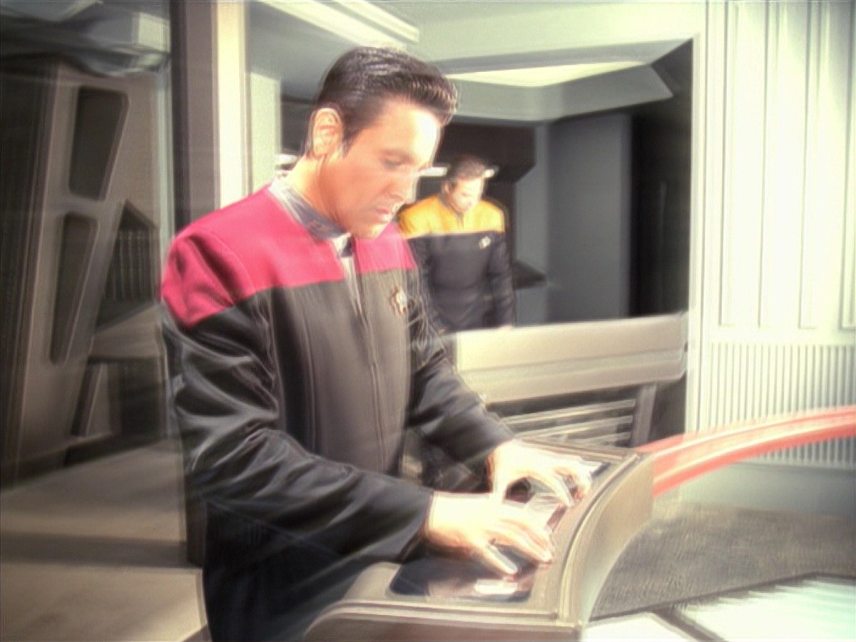 extant_StarTrek_VOY_7x11-Shattered_3421.jpg