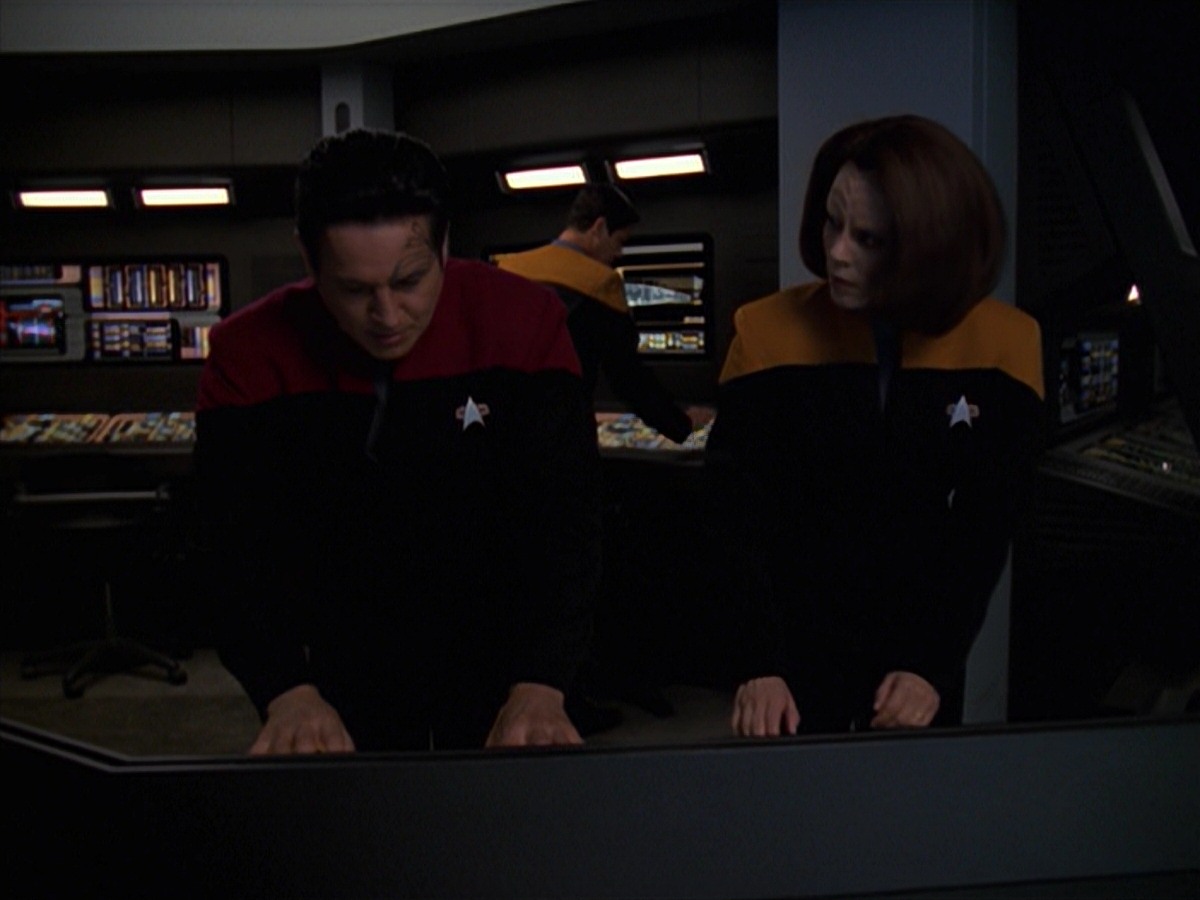extant_StarTrek_VOY_7x11-Shattered_3429.jpg