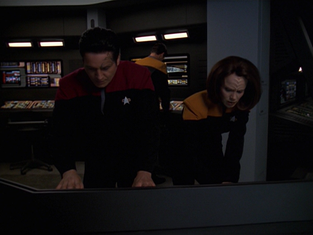 extant_StarTrek_VOY_7x11-Shattered_3432.jpg