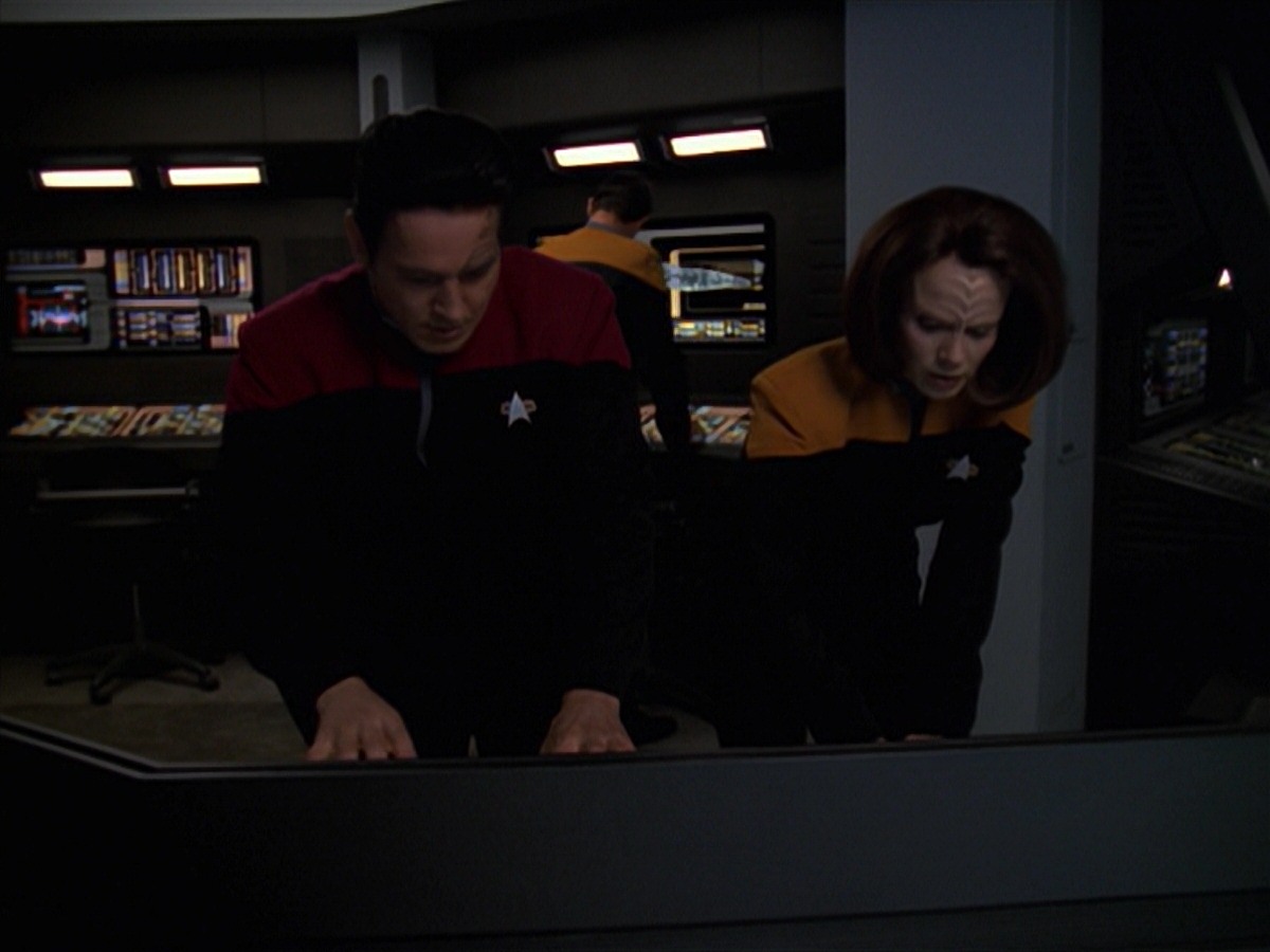extant_StarTrek_VOY_7x11-Shattered_3433.jpg