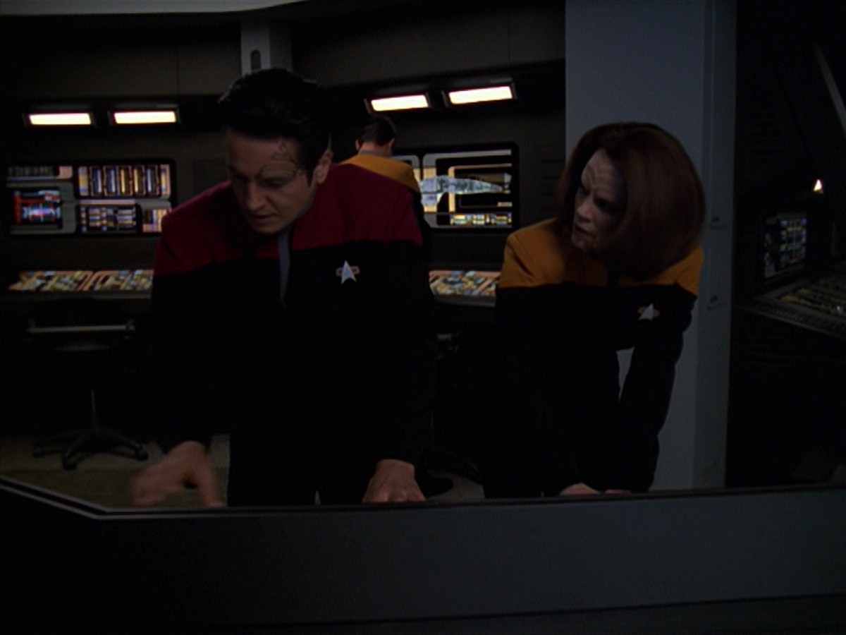 extant_StarTrek_VOY_7x11-Shattered_3434.jpg