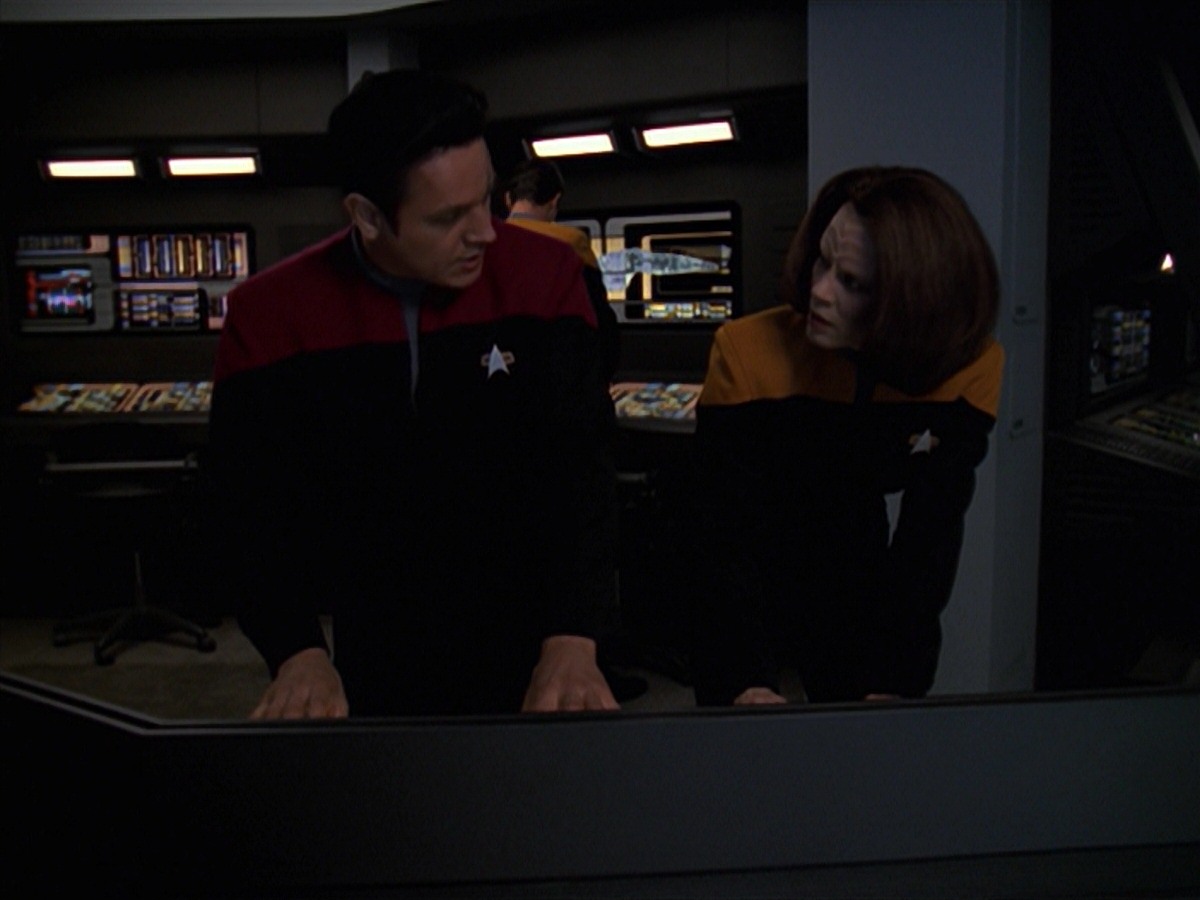extant_StarTrek_VOY_7x11-Shattered_3436.jpg