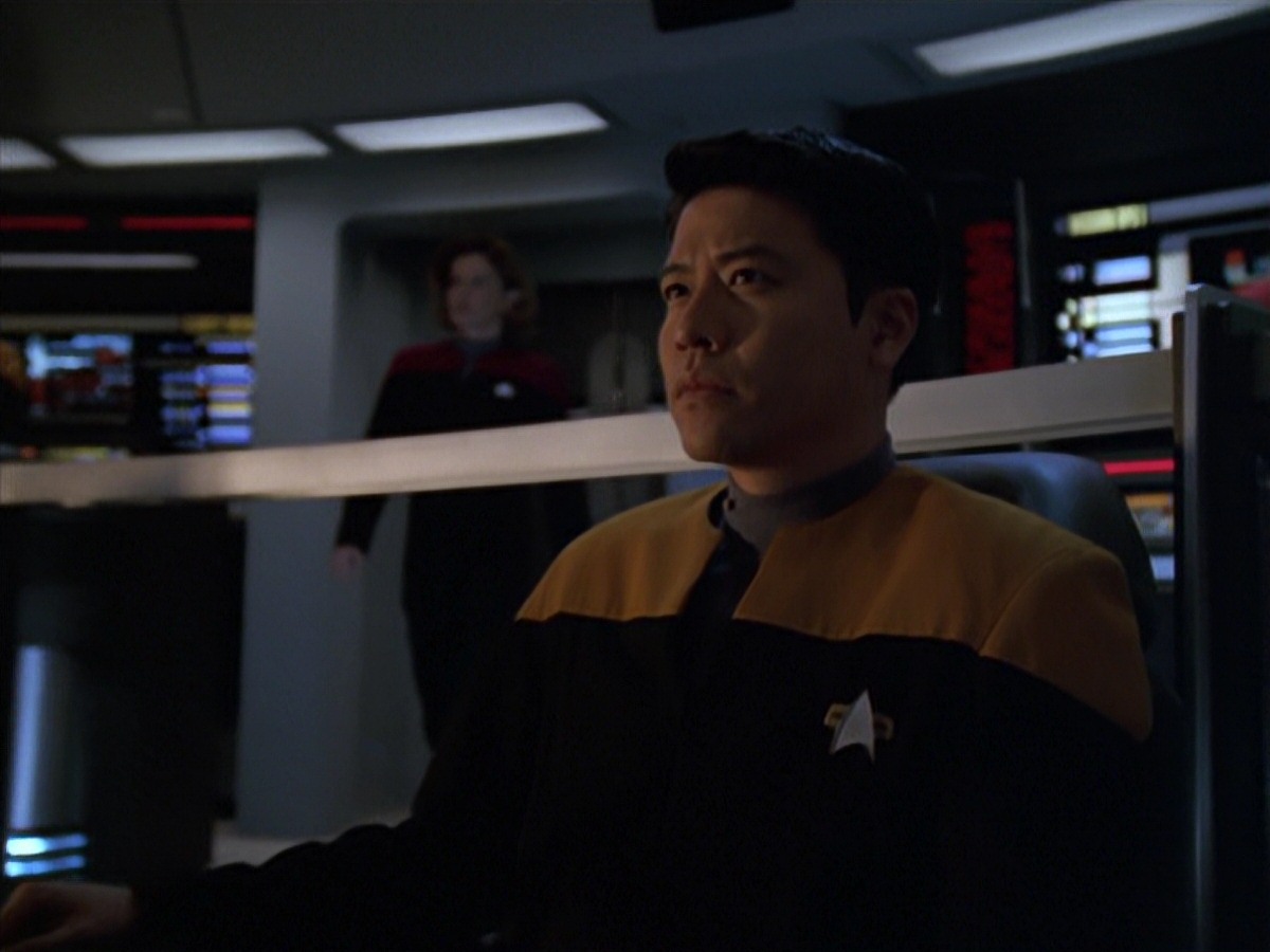 extant_StarTrek_VOY_7x11-Shattered_3444.jpg
