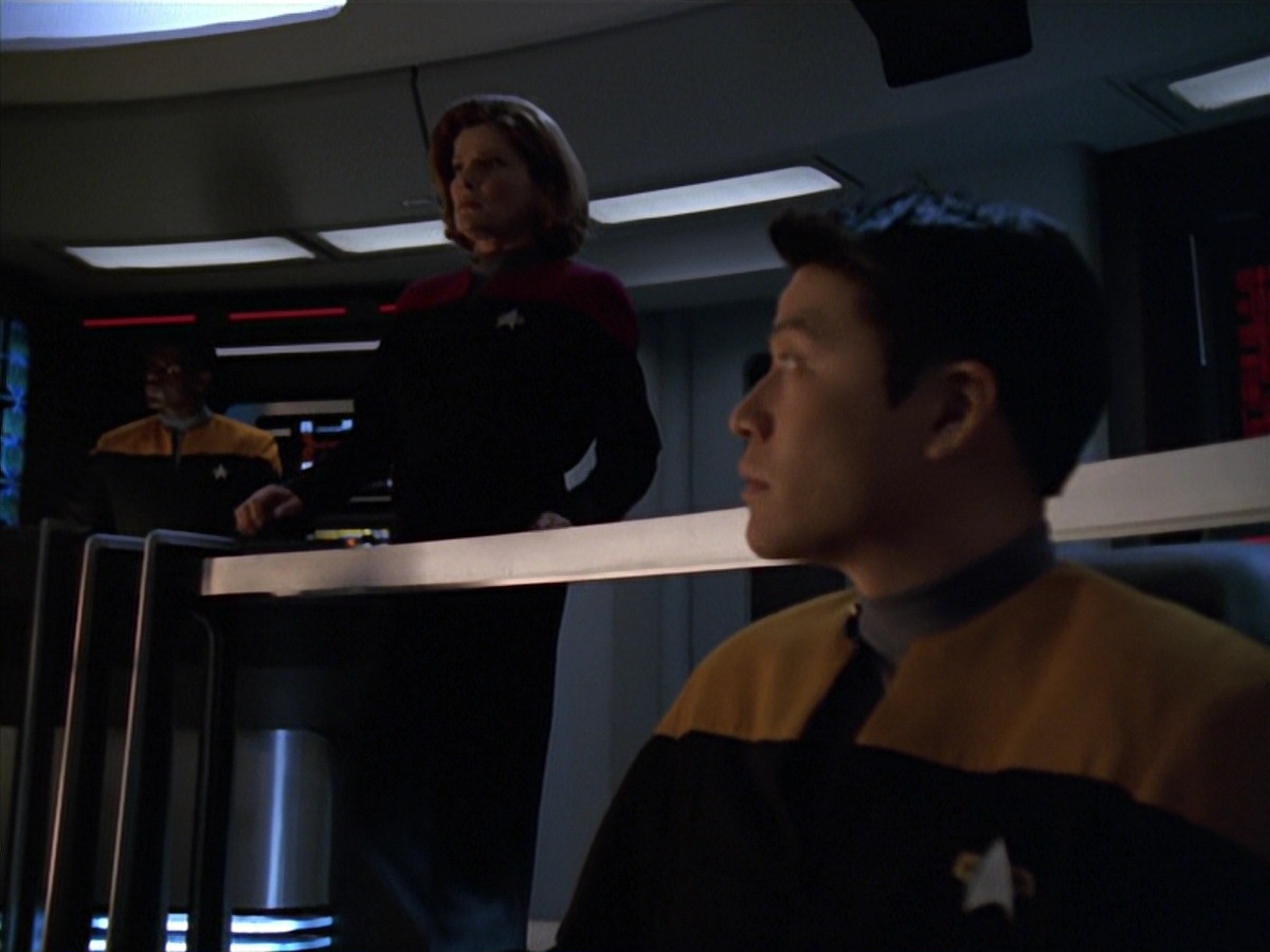 extant_StarTrek_VOY_7x11-Shattered_3446.jpg