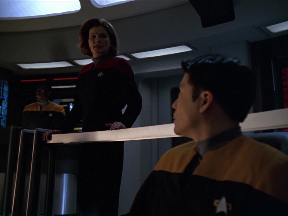 extant_StarTrek_VOY_7x11-Shattered_3447.jpg