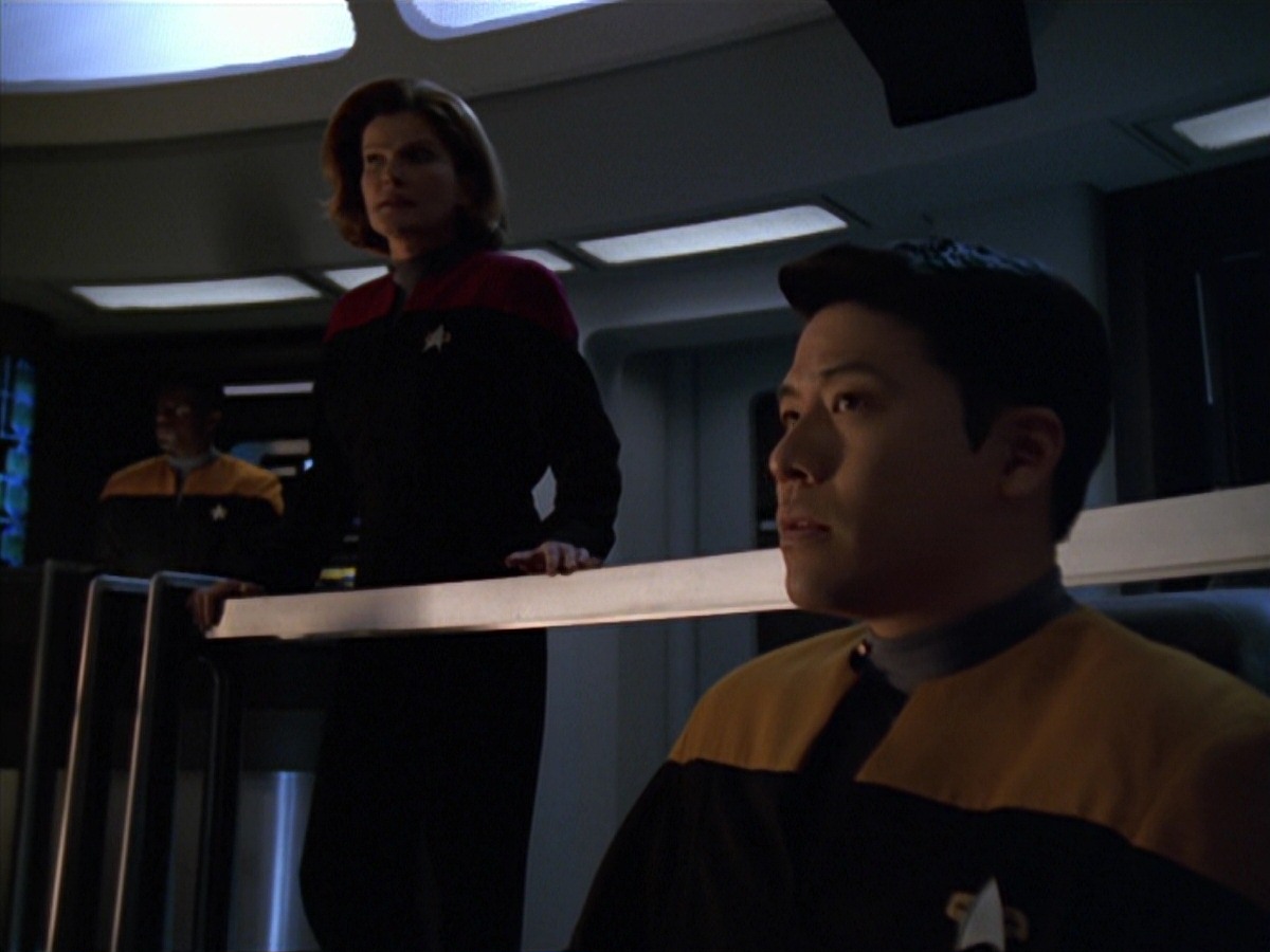 extant_StarTrek_VOY_7x11-Shattered_3448.jpg