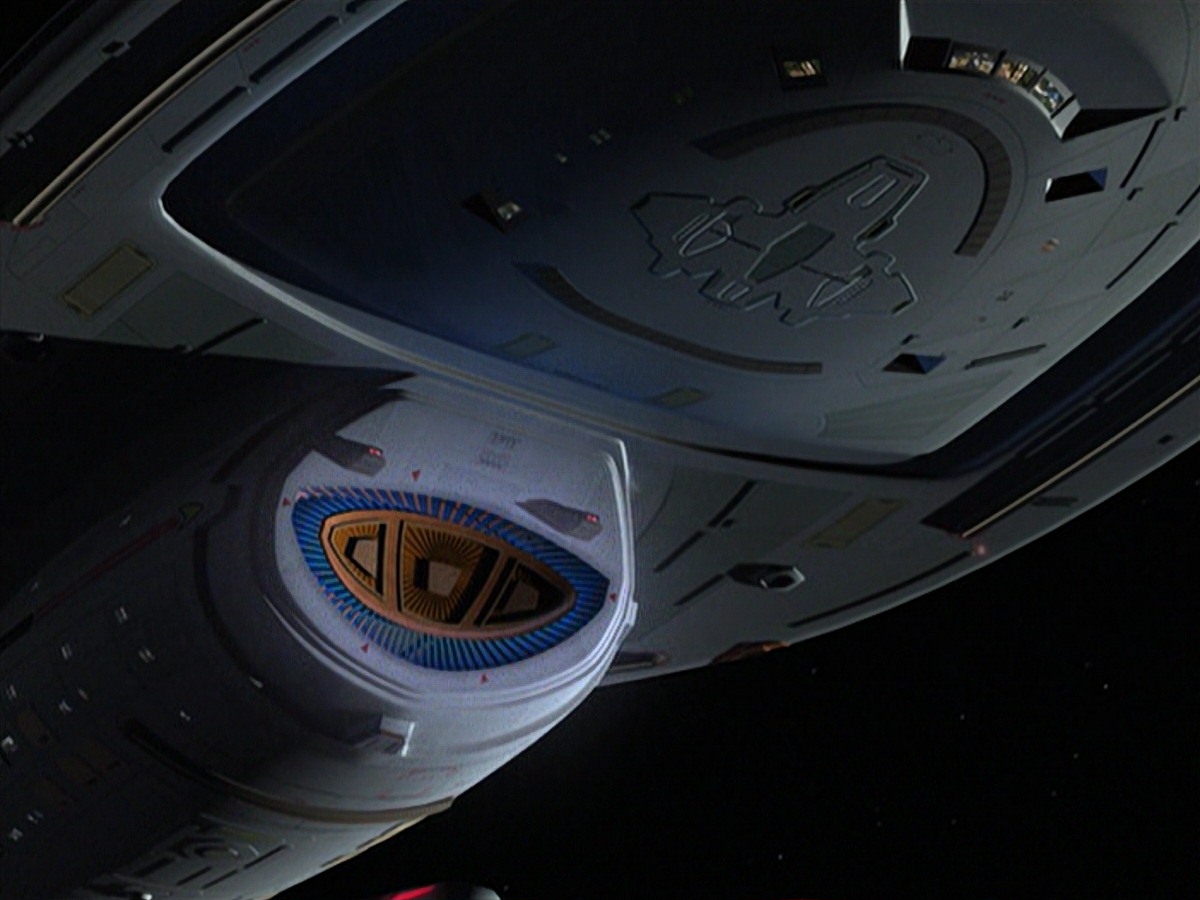 extant_StarTrek_VOY_7x11-Shattered_3464.jpg