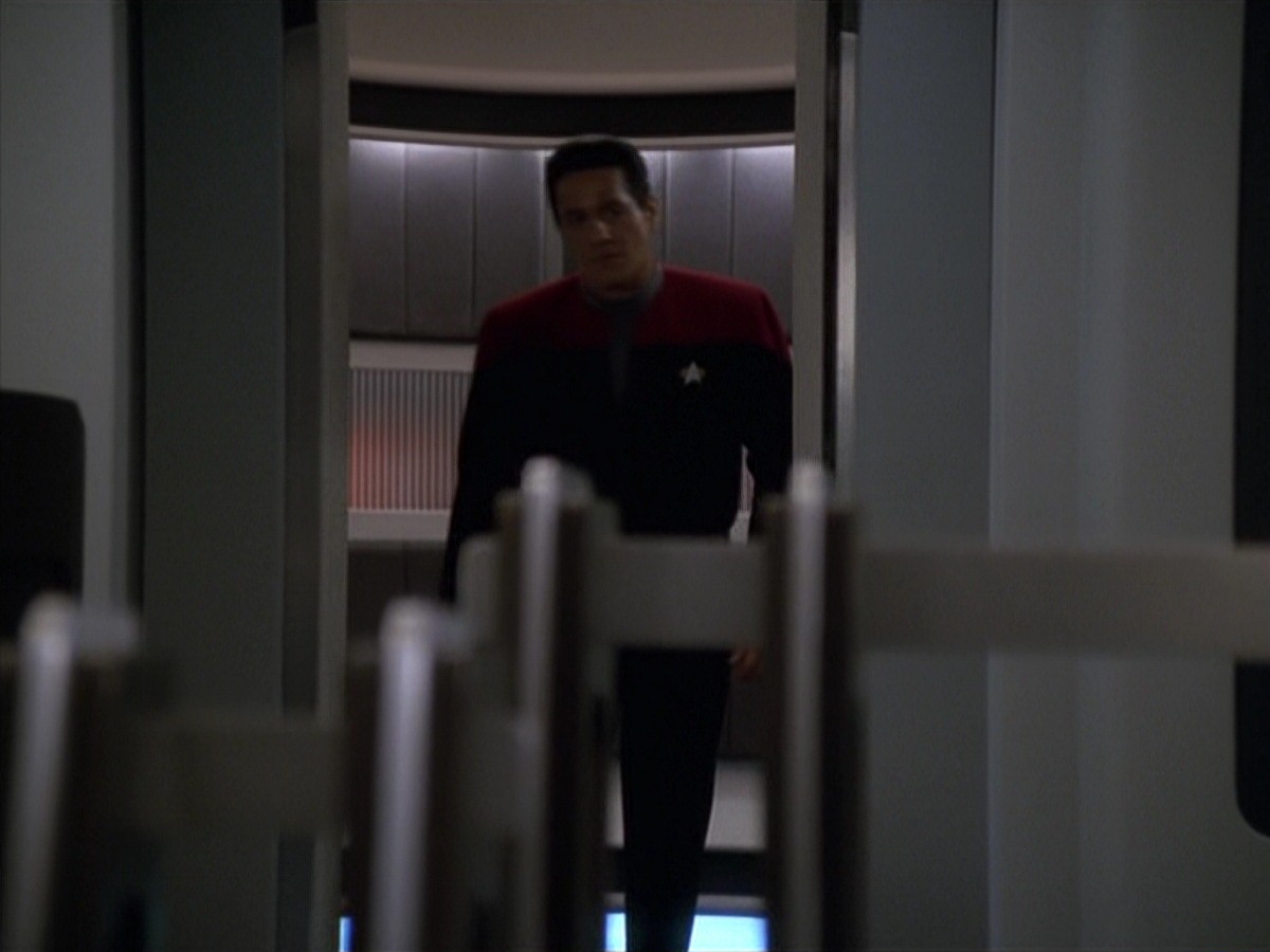 extant_StarTrek_VOY_7x11-Shattered_3490.jpg