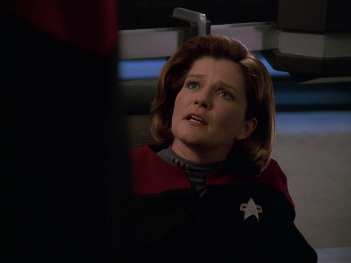 extant_StarTrek_VOY_7x11-Shattered_3498.jpg