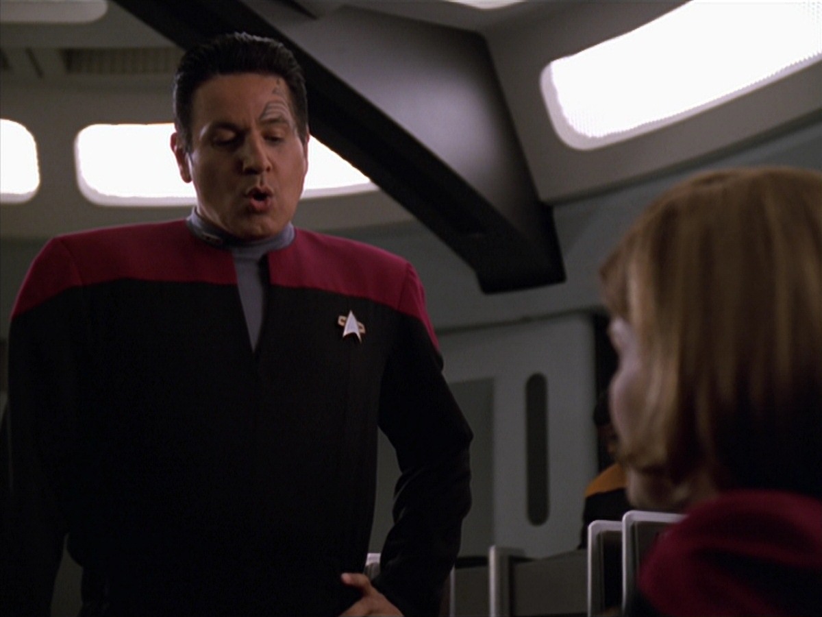 extant_StarTrek_VOY_7x11-Shattered_3522.jpg