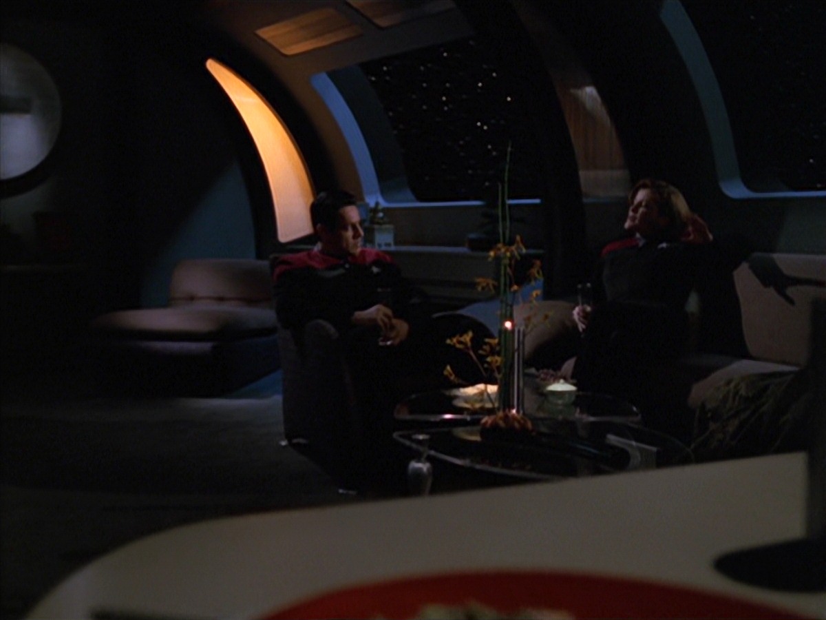 extant_StarTrek_VOY_7x11-Shattered_3538.jpg