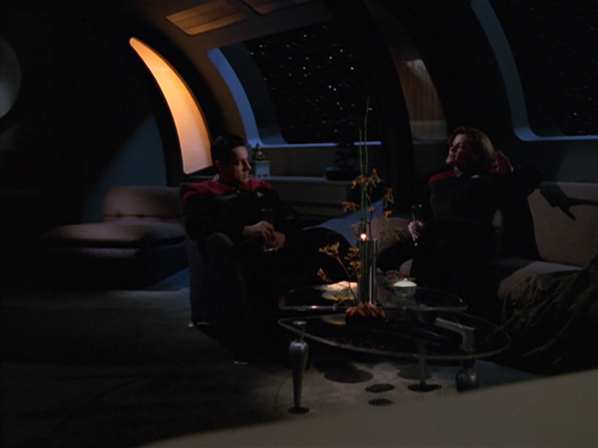 extant_StarTrek_VOY_7x11-Shattered_3539.jpg