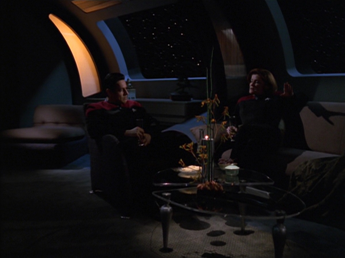 extant_StarTrek_VOY_7x11-Shattered_3541.jpg