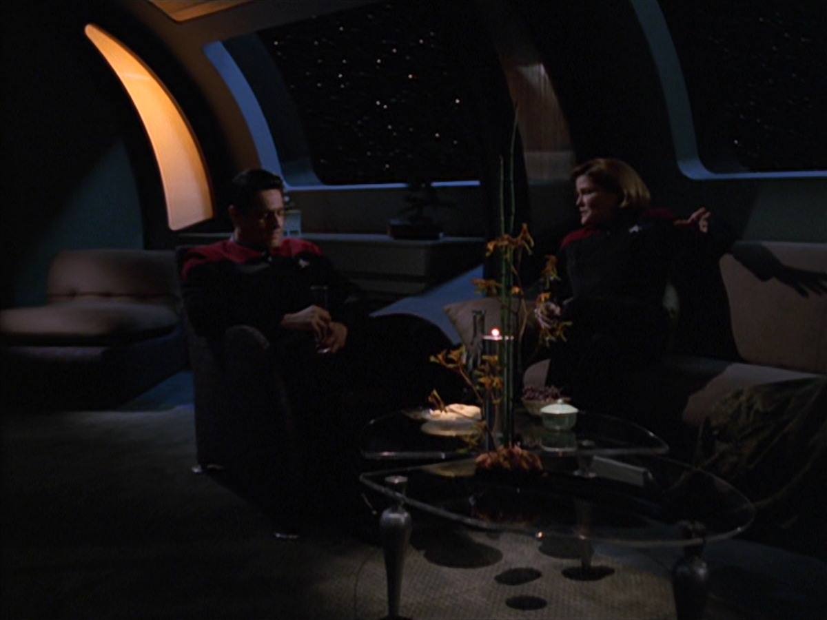 extant_StarTrek_VOY_7x11-Shattered_3542.jpg