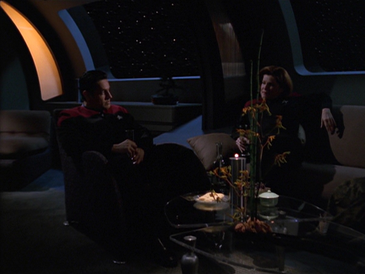 extant_StarTrek_VOY_7x11-Shattered_3545.jpg